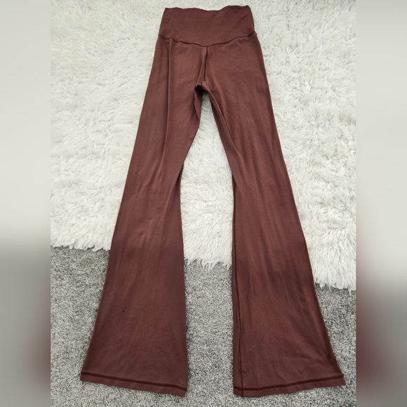 OFFLINE By Aerie Real Me High Waisted Crossover Flare Legging. Size Medium. - Picture 3 of 7